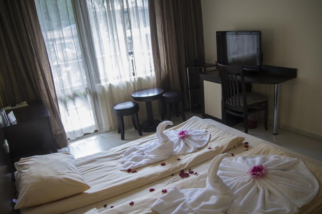 Family Hotel Delta Ognyanovo  Room photo